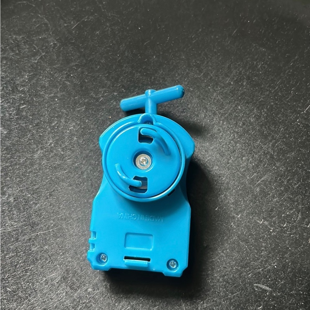 Beyblade String Launcher - Picture 2 of 2